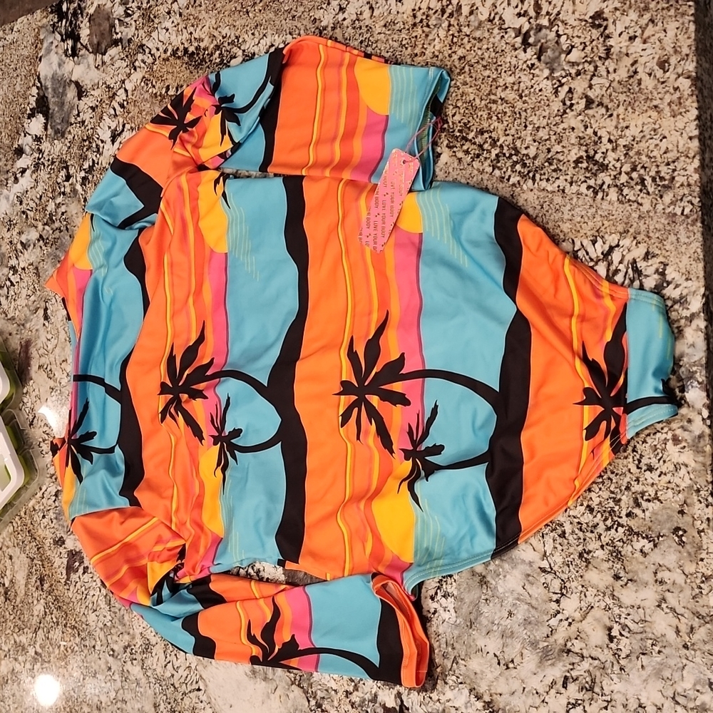 New! Curvy Beach Rashguard Suit 1x